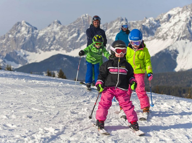 Familien-Skiurlaub in Ramsau am Dachstein, Österreich © schladming-dachstein